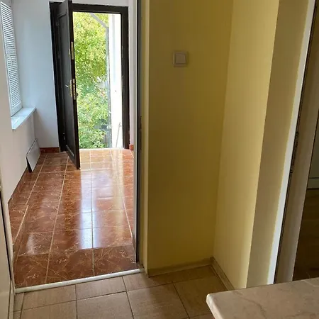 Apartment апартмент 27 юли 2